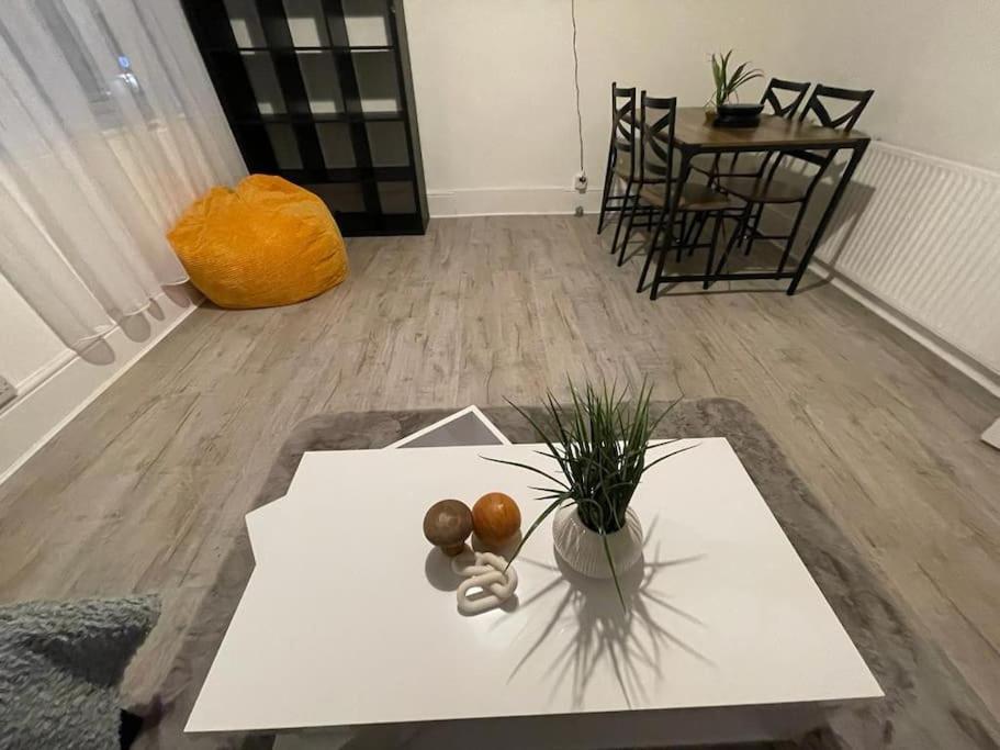 Comfortable 2 Bedroom On Tower Bridge ロンドン エクステリア 写真