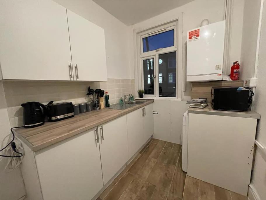 Comfortable 2 Bedroom On Tower Bridge ロンドン エクステリア 写真