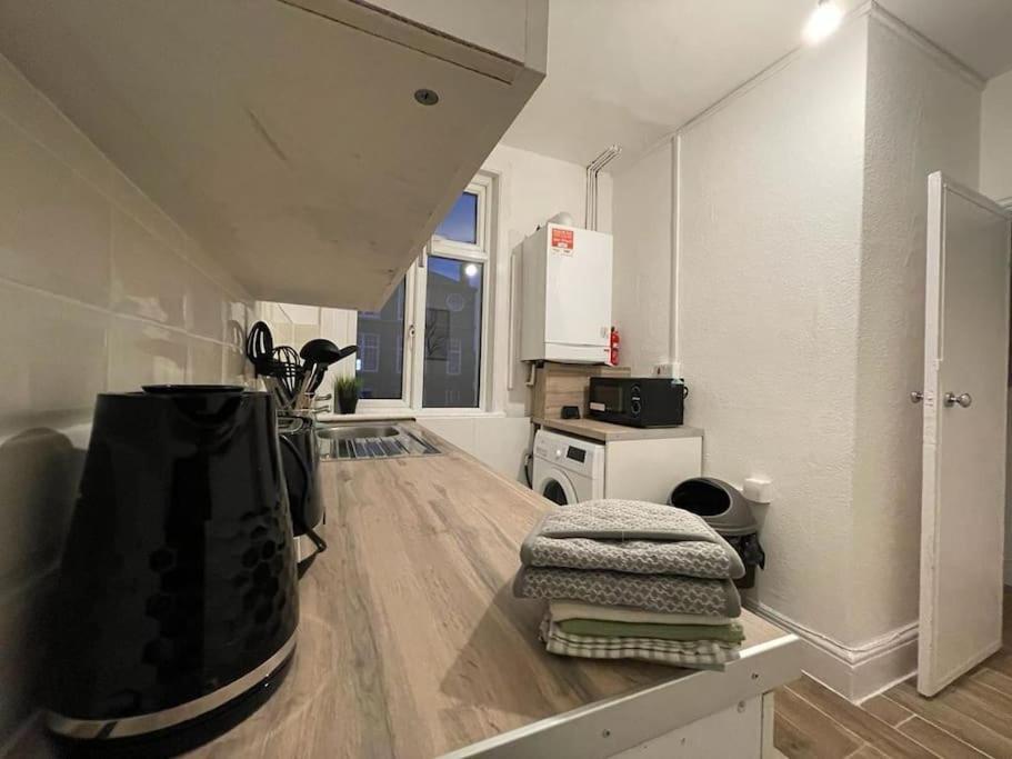 Comfortable 2 Bedroom On Tower Bridge ロンドン エクステリア 写真