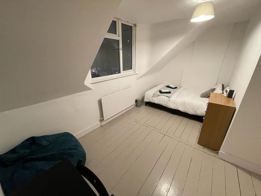 Comfortable 2 Bedroom On Tower Bridge ロンドン エクステリア 写真